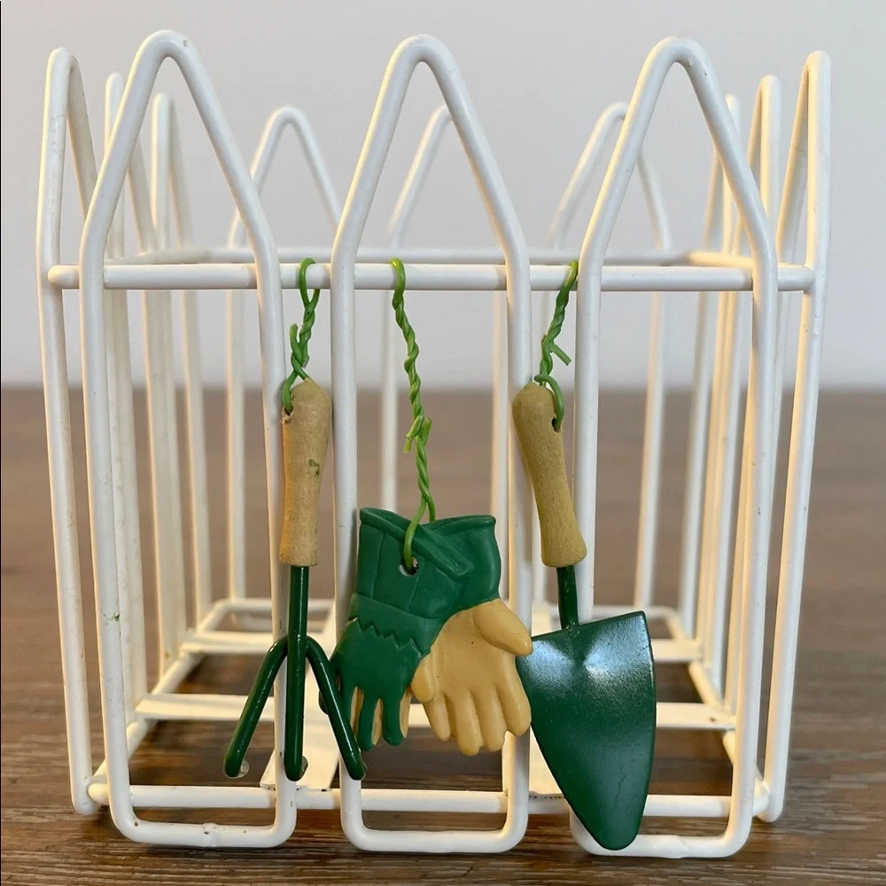 White Garden-Themed Candle Holder
